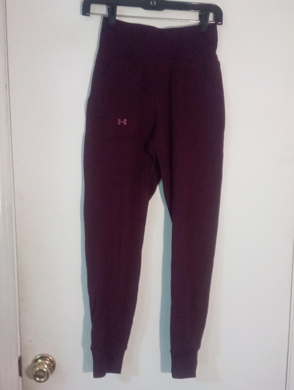 * Under Armour Burgundy Jogger Workout Pants XS NWT $65